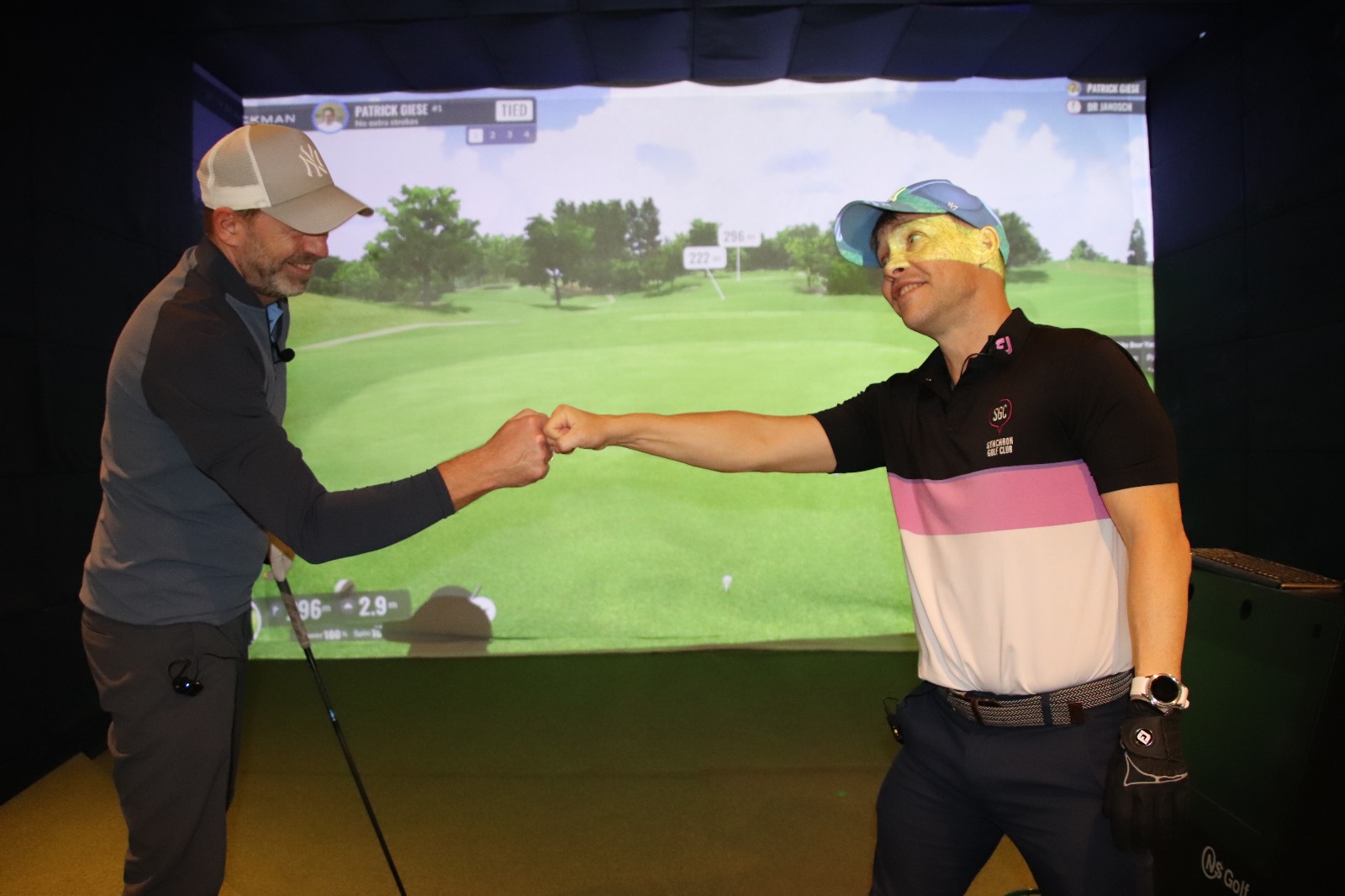 Mehr über den Artikel erfahren Von der Golfwiese zur Leinwand: Unser Winterabenteuer mit dem TrackMan-Simulator