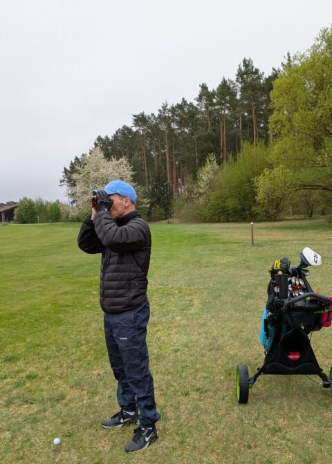 Mehr über den Artikel erfahren AOFAR GX-2S im Test: Mein kleiner roter Golfbuddy mit Präzision